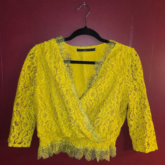 hazel Tops - Hazel Yellow Gold & Black Lace Crop Top Size Large